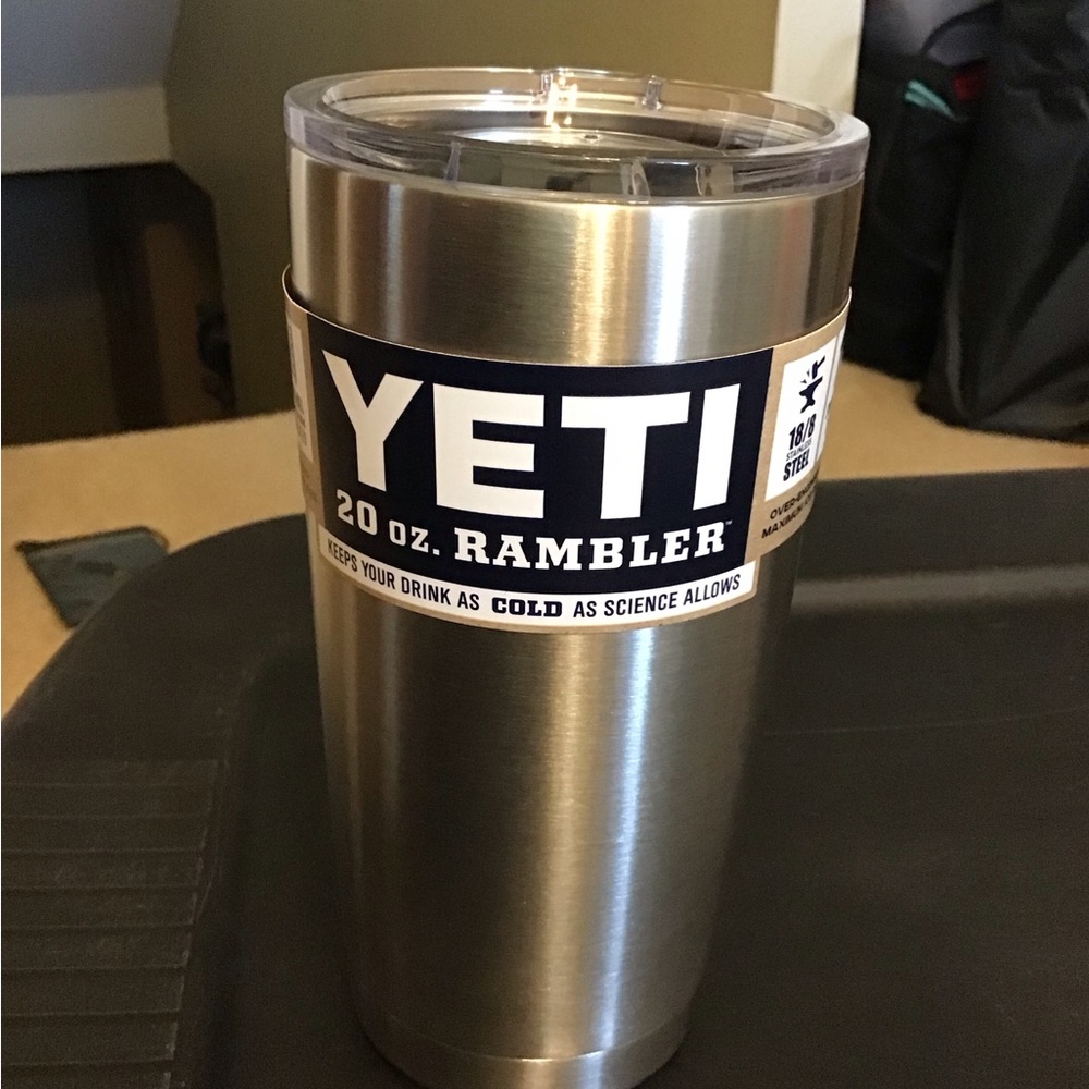 20 oz Yeti Stainless Steel Tumbler in Silver with Clear Lid new